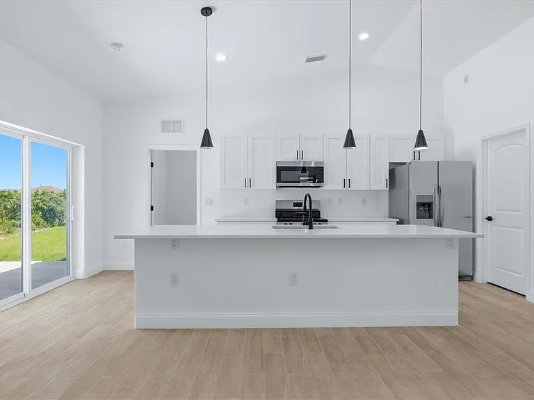 6 Bank Ct — Photo 10