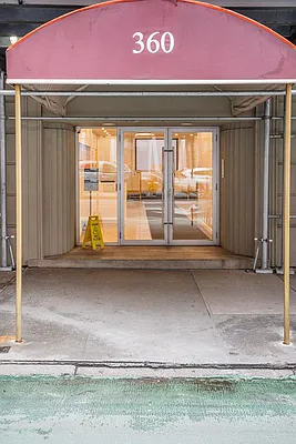 Rented by R New York | media 18