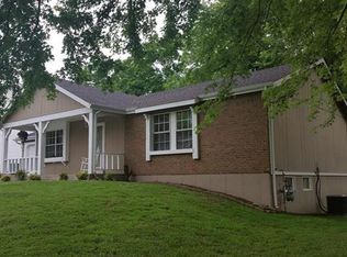 6 Amberly Dr, Saint Peters, MO 63376