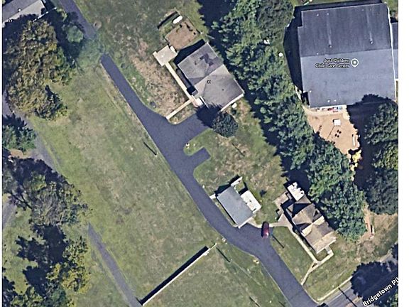 3rd image of 31 Bridgetown Pike
