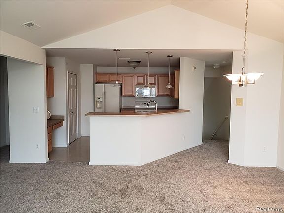 4th image of 25202 Alexa Dr #1