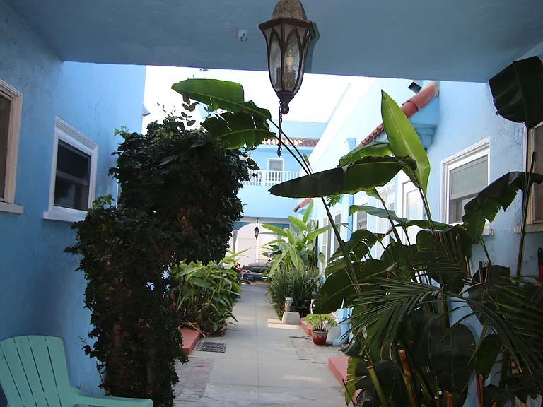 55 Roswell Ave #9 — Photo 63