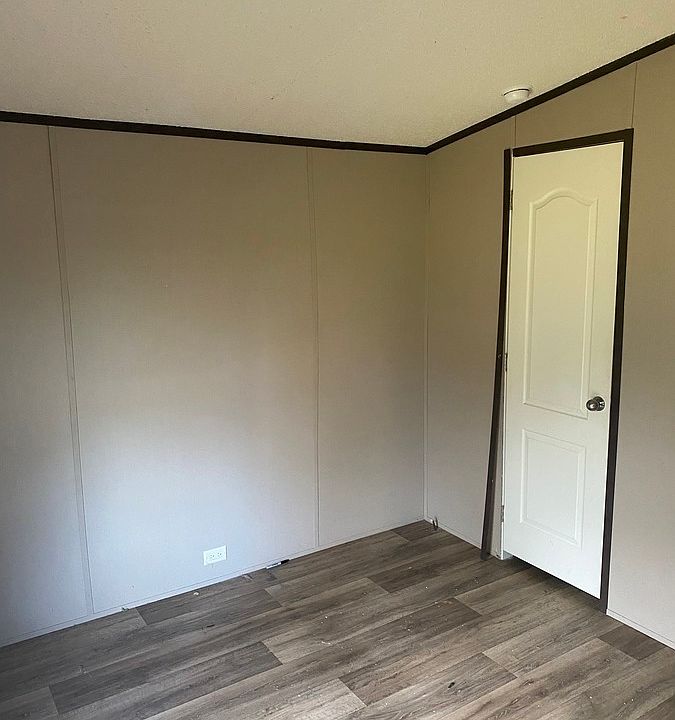 2nd image of 148 Woodward Ests