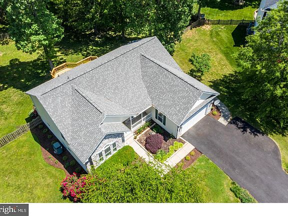 4th image of 130 General Pender Ct