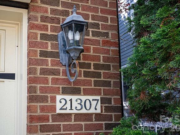 3rd image of 21307 Baltic Dr