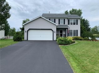 41 Leanna Cres, Brockport, NY 14420