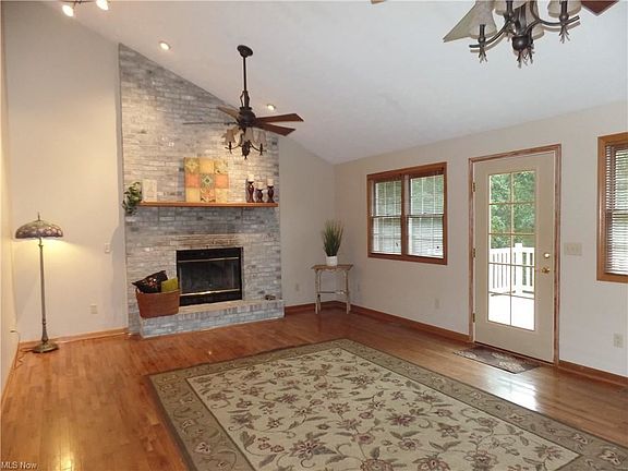 2nd image of 139 Ashmore Cir