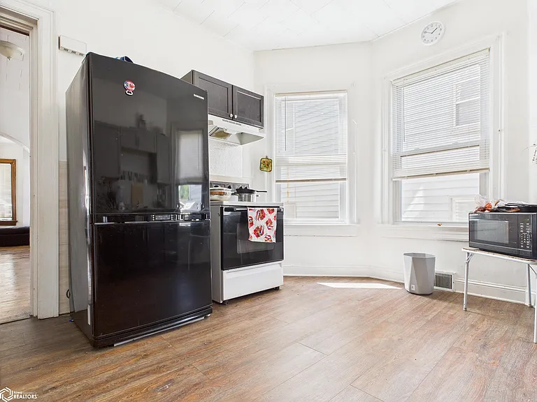 717 Franklin St — Photo 3
