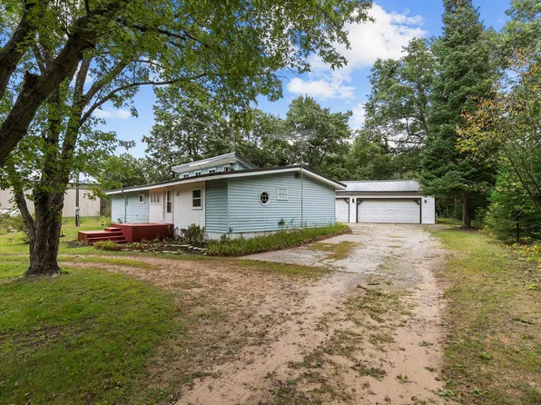 N1802 Shambeau Trce, Waupaca, WI 54981