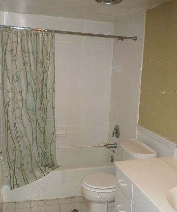 3rd image of 4406 Euclid Ave APT 1D