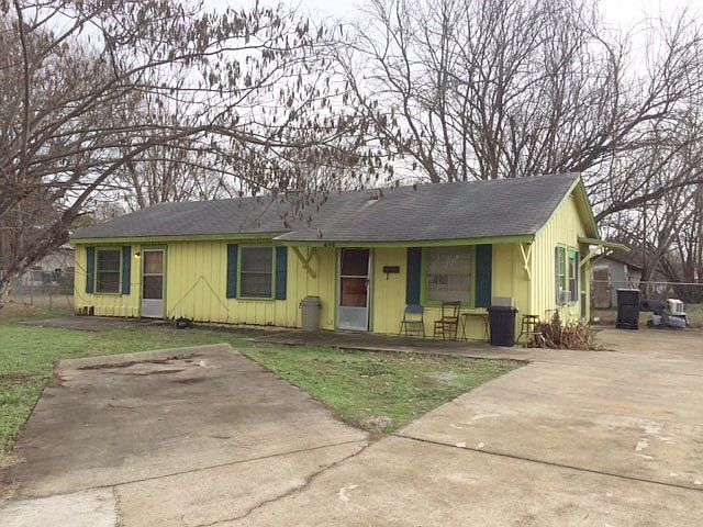 1st image of 645 W Chatham Dr
