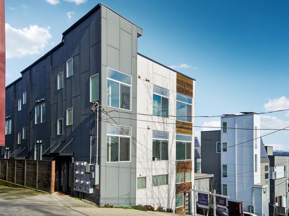 3026 SW Charlestown St #A1