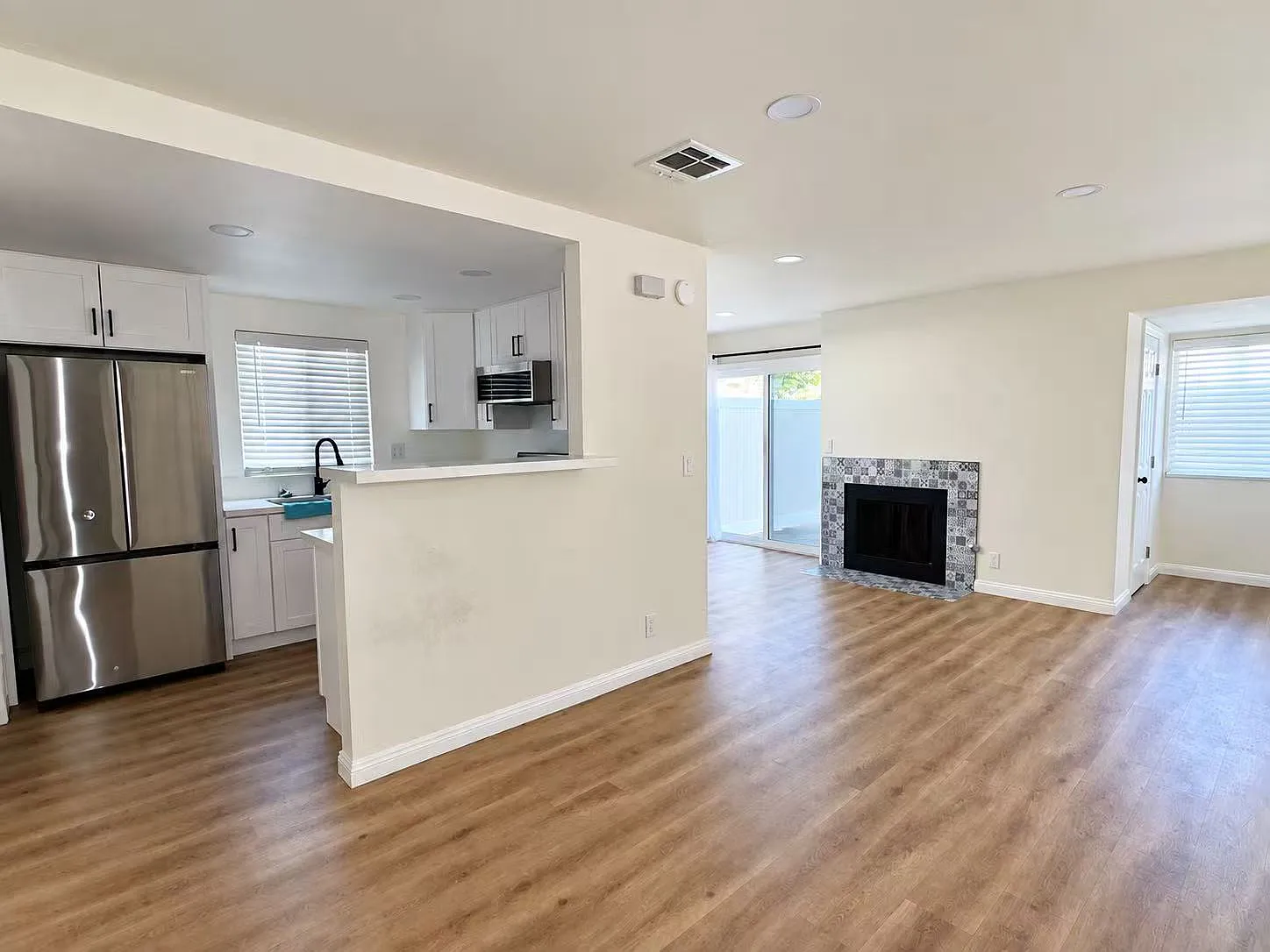 4 bed, 1353 sqft, $3,450 — Photo 4