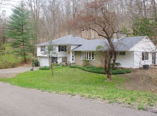 24 Cable Ln, Athens, OH 45701