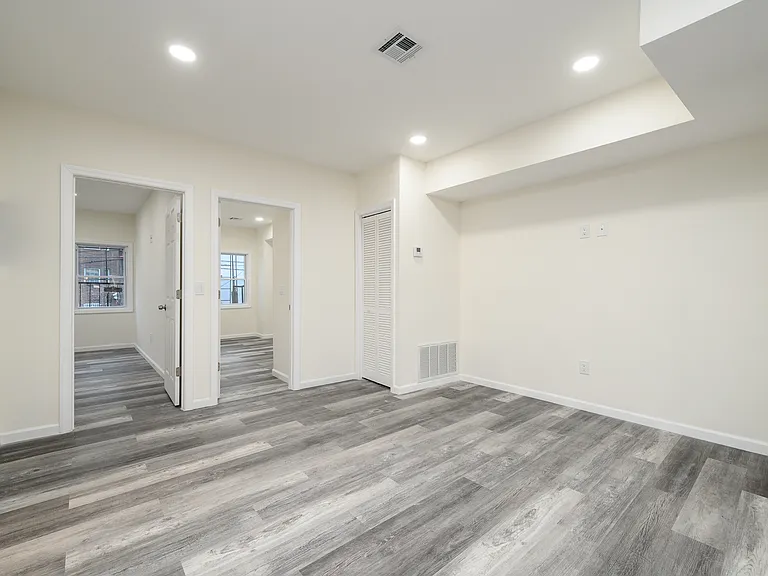 287 Orange St #2 — Photo 8