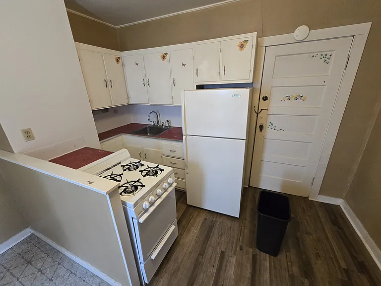 9 Pleasant St #2 — Photo 3