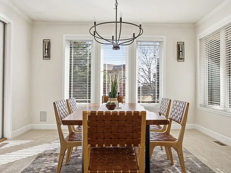 10443 Sunlight Dr — Photo 11