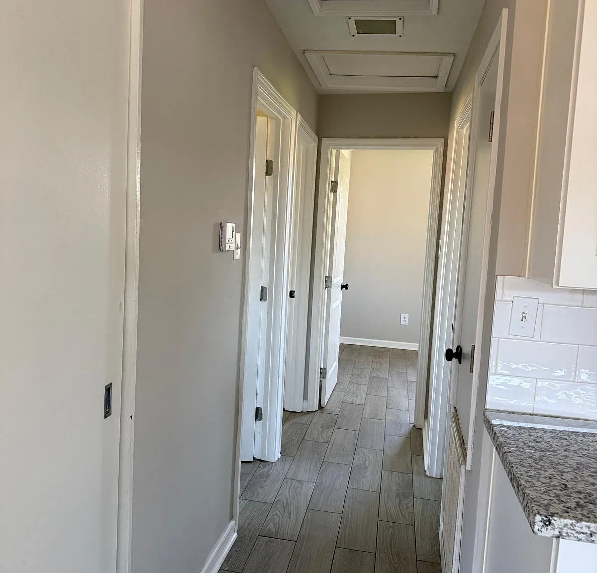 3 bed, 1000 sqft, $1,600 — Photo 4
