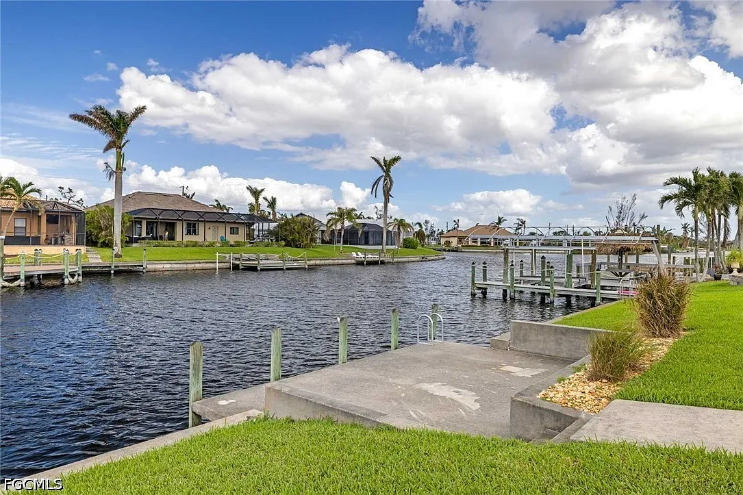 3 bed, 2.0 bath, 1890 sqft, $5,535 — Photo 3