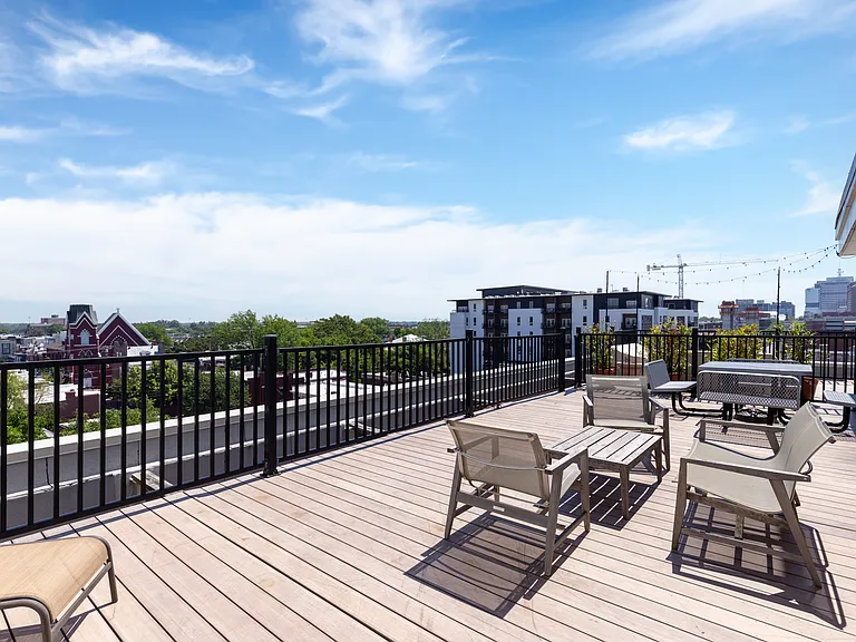101 W Marshall St #44 — Photo 32