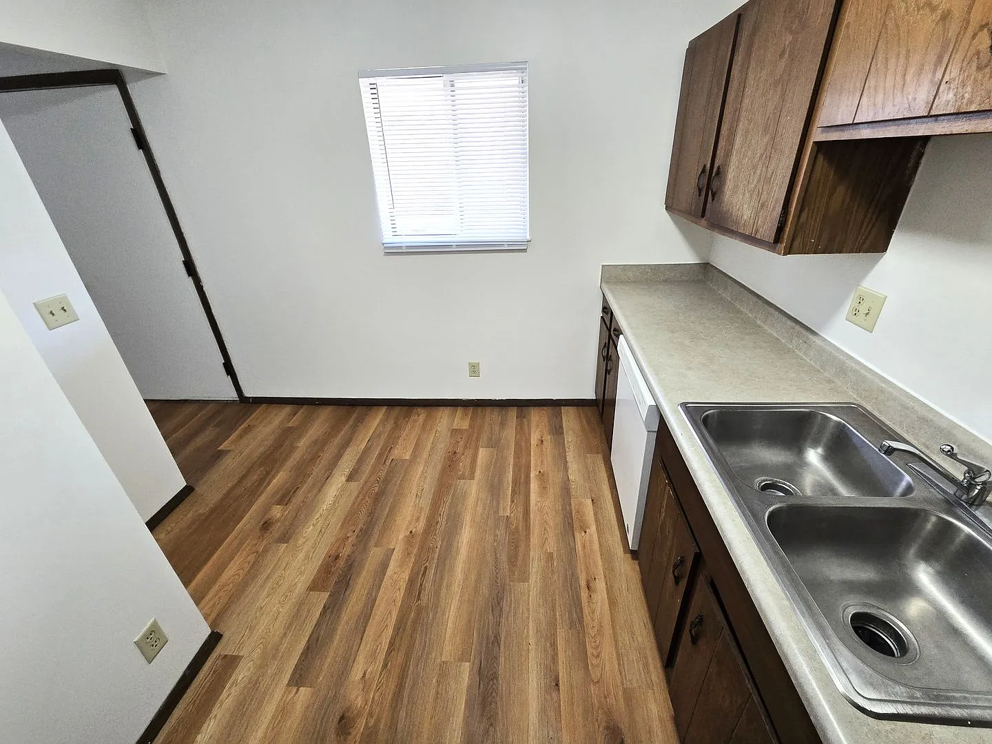 1113 B Street Apartments — Photo 4