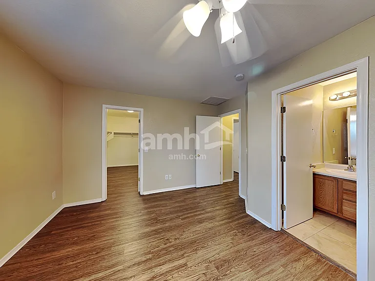 494 W Great White St — Photo 11
