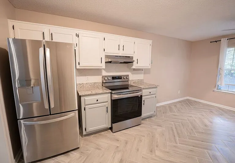 428 Floyd Cir — Photo 11
