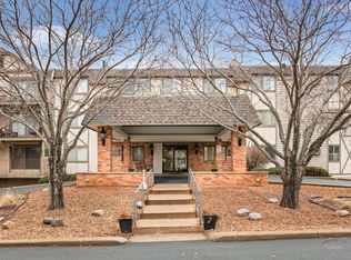 1304 W Medicine Lake Dr APT 205, Minneapolis, MN 55441