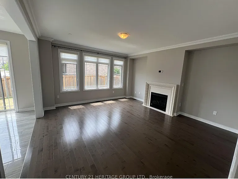 860 Elvidge Trl — Photo 10