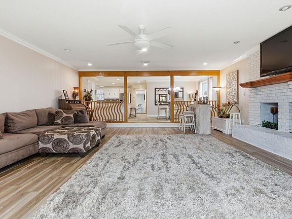 5th image of 9811 Miller Rd