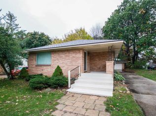 3757 Ivy Dr NE, Grand Rapids, MI 49525