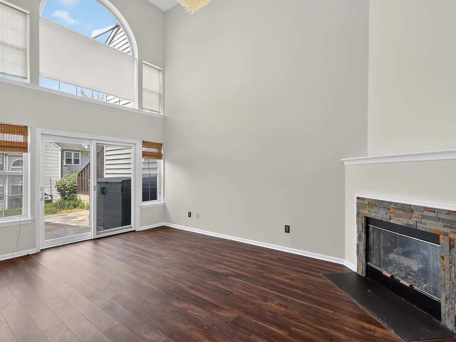2 bed, 1560 sqft, $2,550 — Photo 2