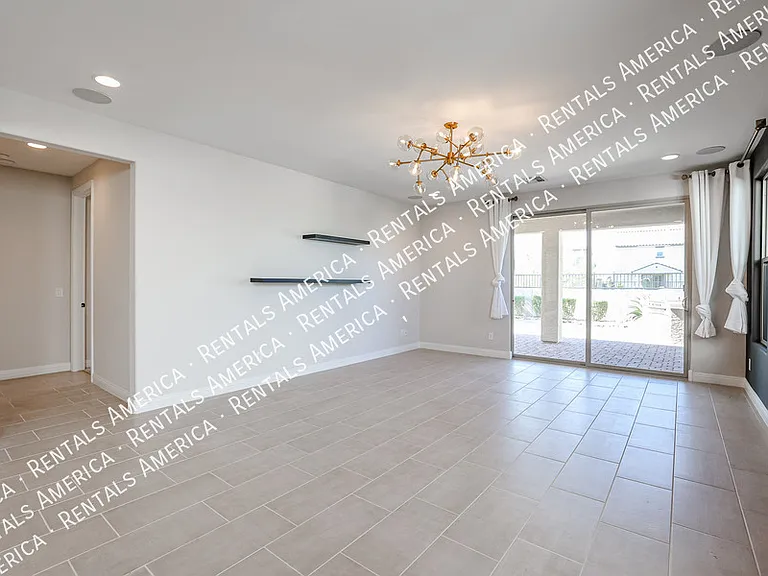 8817 W Luke Ave — Photo 18
