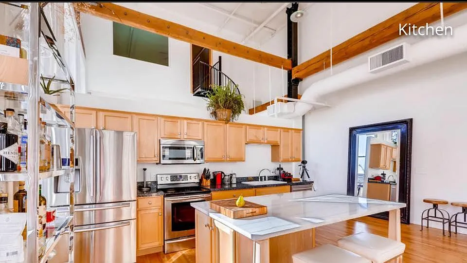 2 bed, 2200 sqft, $7,500 — Photo 3