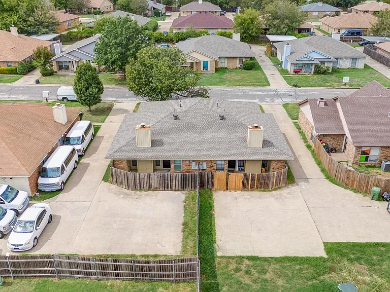 2319 Indigo Ln — Photo 31