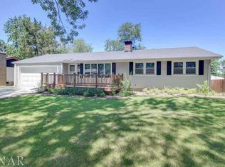 330 Hillside Ct, Bloomington, IL 61701