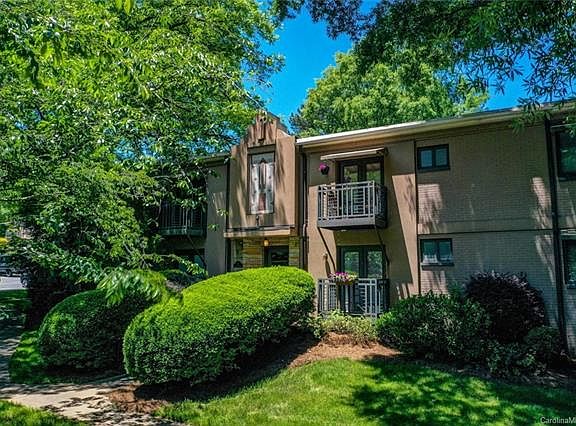 4th image of 211 N Dotger Ave APT D4