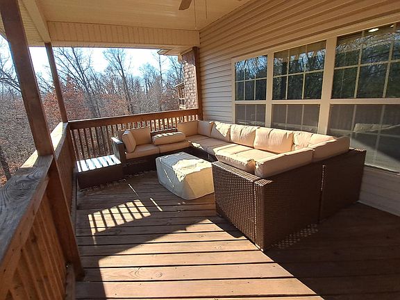 3rd image of 10 Murrow Ln