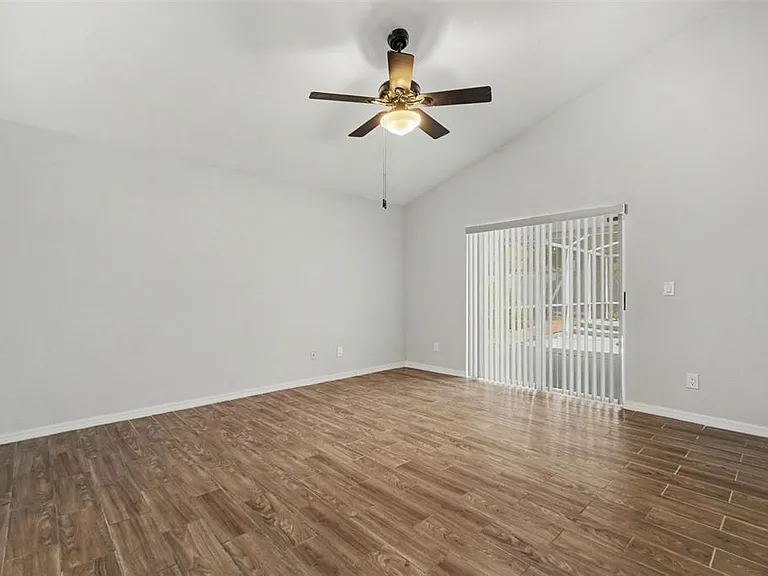 11504 Wellman Dr — Photo 18