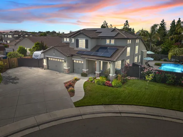 213 Lavender Ct, Galt, CA 95632