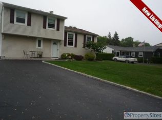 433 Greenbelt Pkwy, Holtsville, NY 11742