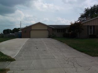 8806 Greenmeadow Dr, New Haven, IN