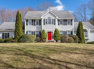 5 Angus Ave, Londonderry, NH 03053