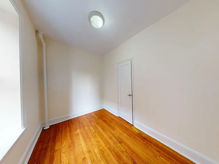 243 E 38th St #2B — Photo 4