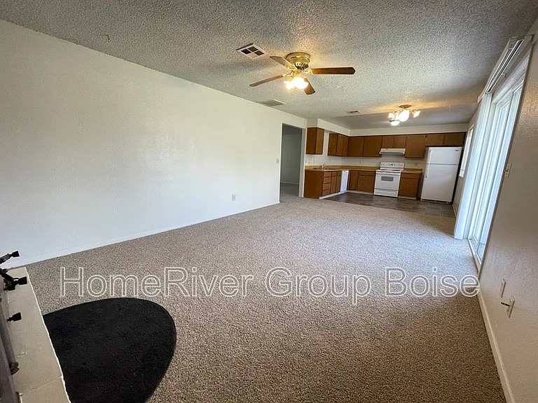 870 E Bergeson St — Photo 18