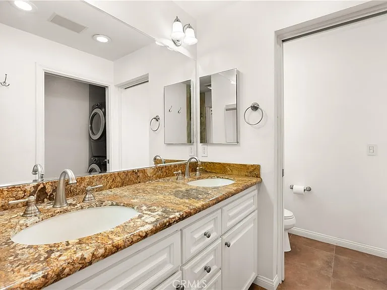 9472 Karen Cir — Photo 19