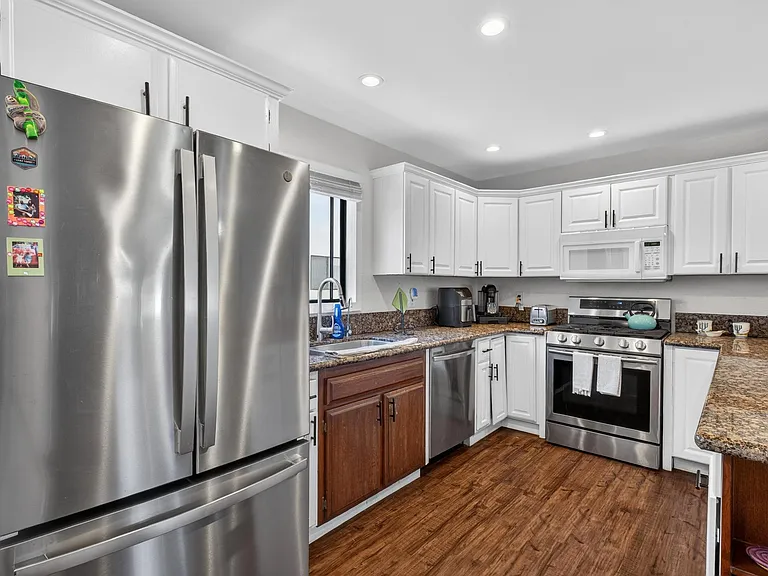 15111 Freeman Ave #72 — Photo 9
