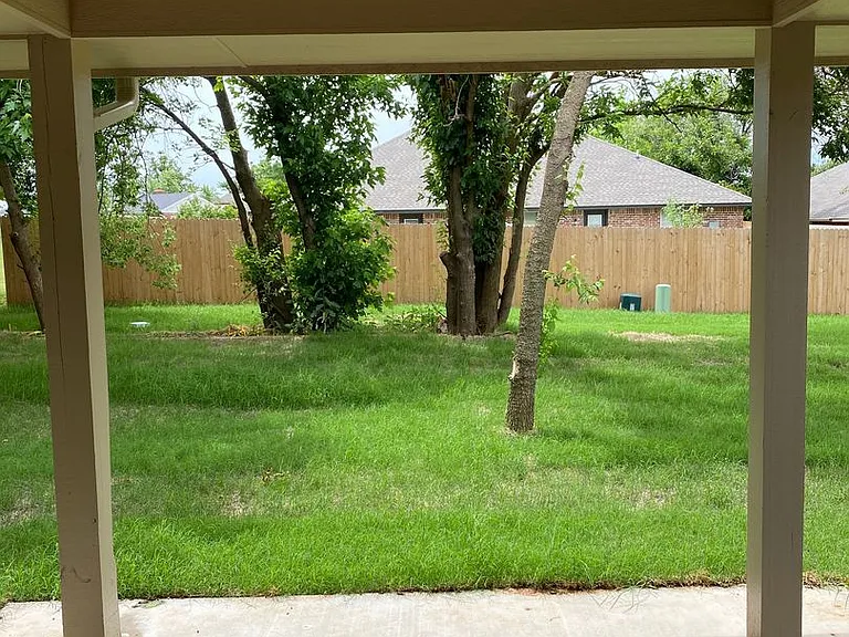 1322 E Cavanaugh St — Photo 16