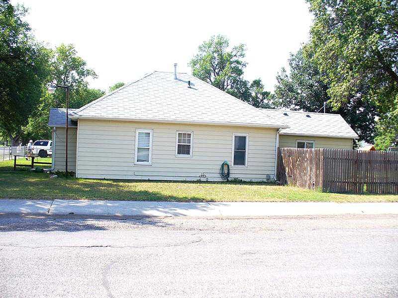 2nd image of 520 6th Ave