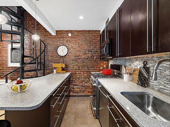 5th image of 118 Suffolk St APT 2D